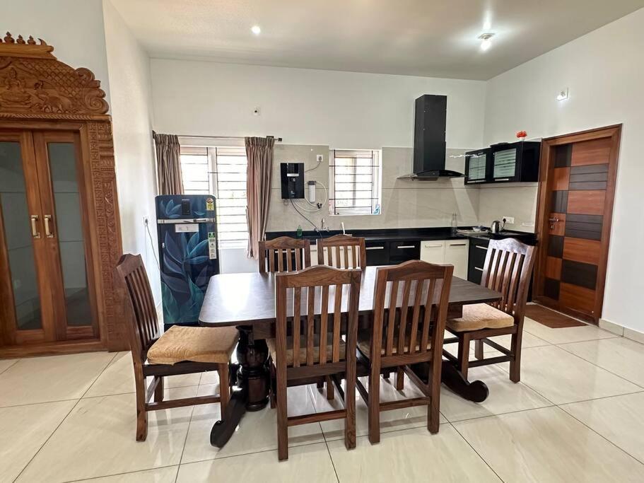 Ss Luxury Comforts A 2Bhk Service Apartment Chikmagalūr Buitenkant foto